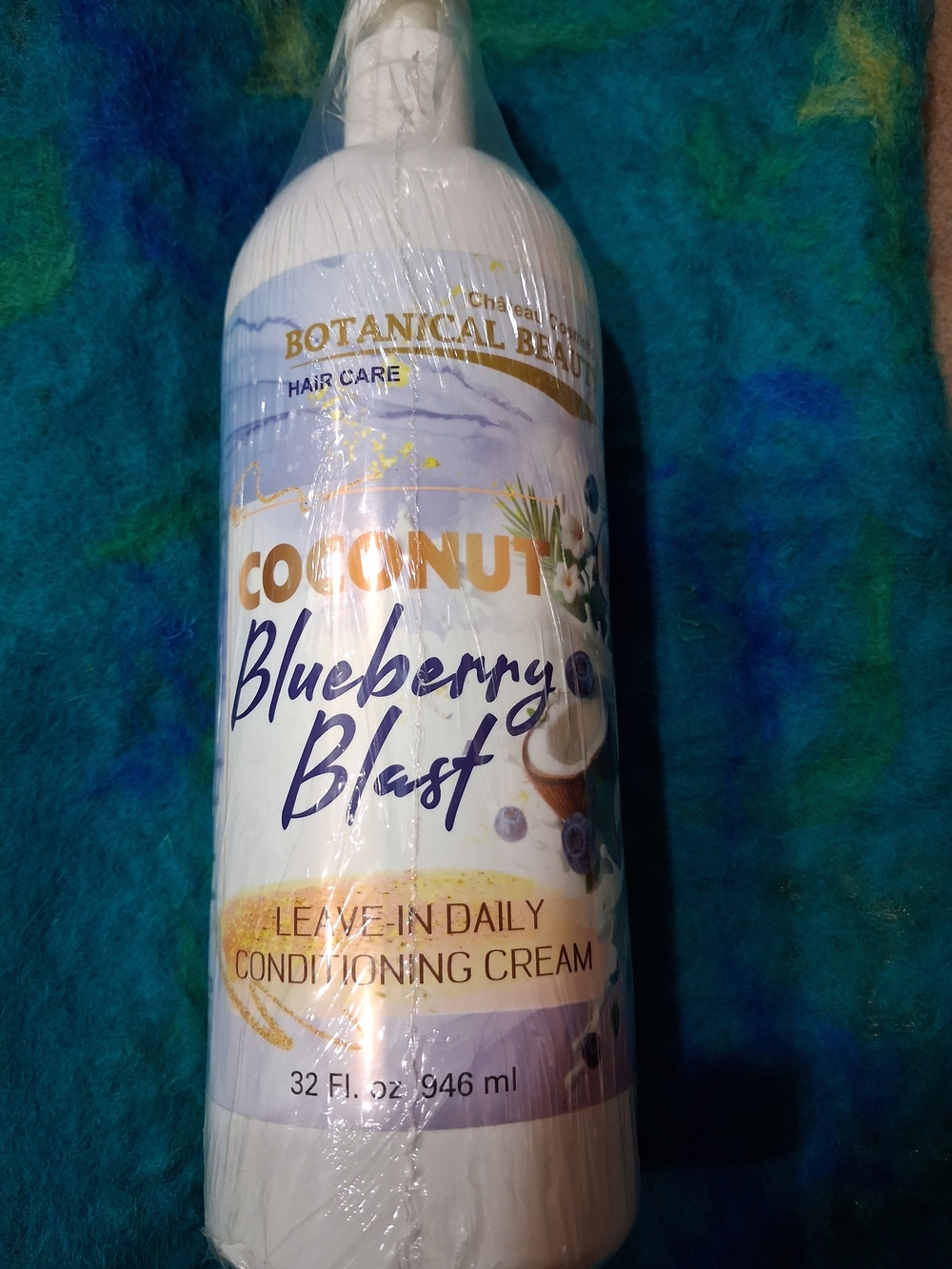 Coconut Blueberry Blast Leave-In Conditioning Cream - White